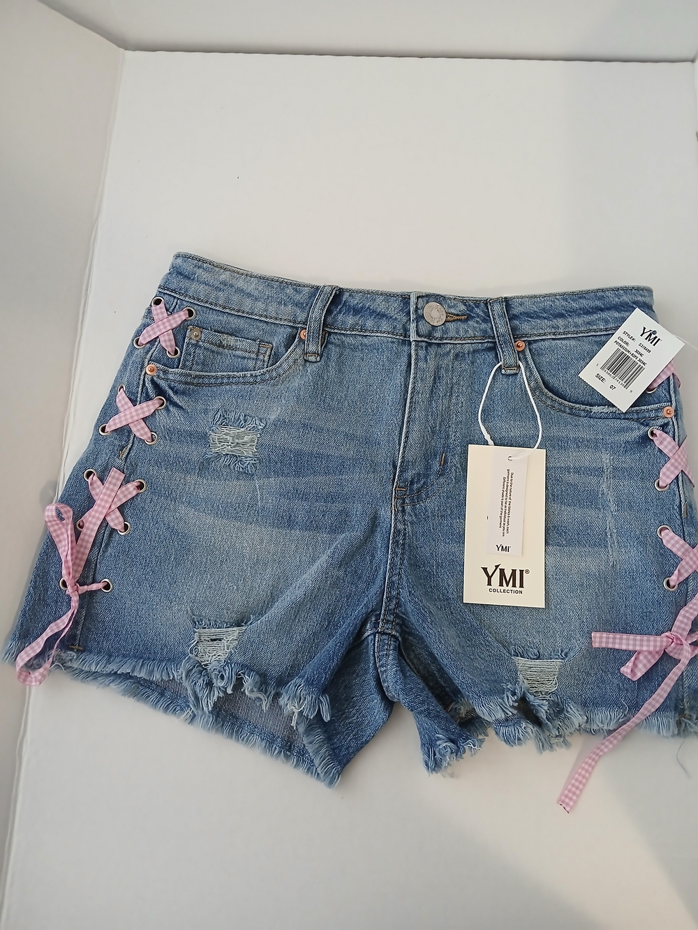 YMI Light Blue Denim Shorts with Pink Gingham Lace-Up Size 7/25 $18 - Picture 8 of 10